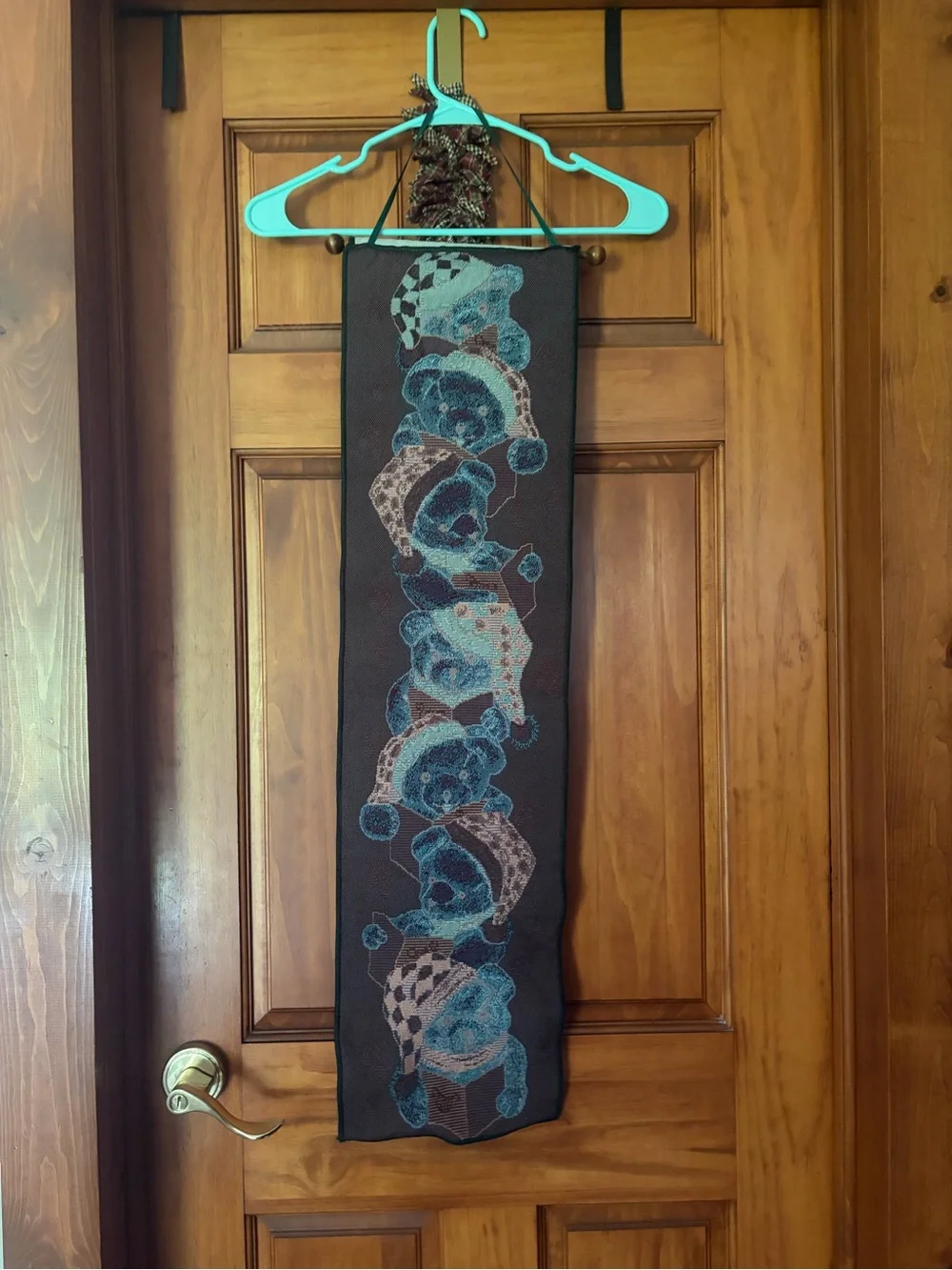 VTG Christmas caroling, bear tapestry Bell wall hanging banner